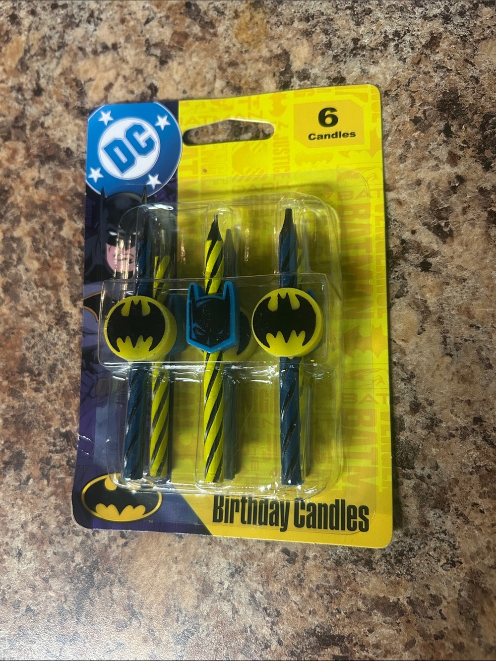 Batman Party Candles in Yellow and Black - 6 Pack